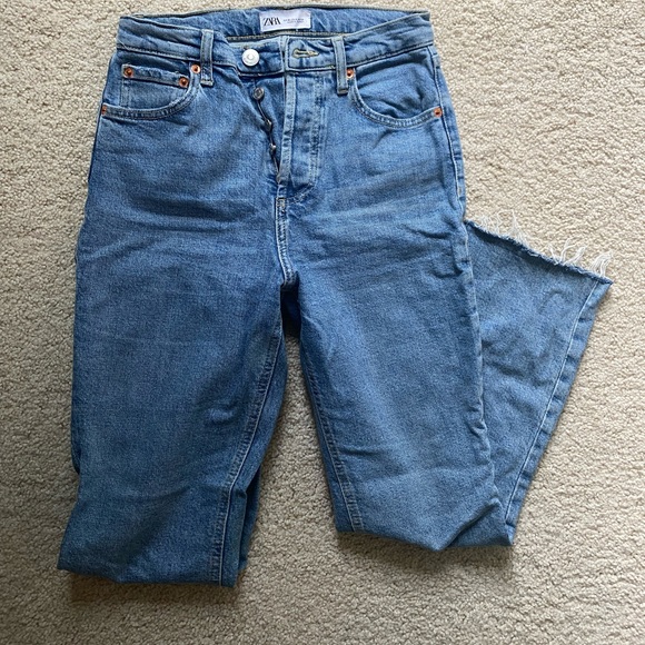 ZARA FLARE CUT JEANS - Picture 2 of 4